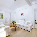 Retreats * Kávos